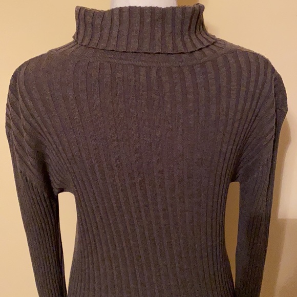 600 West turtleneck - Picture 6 of 12